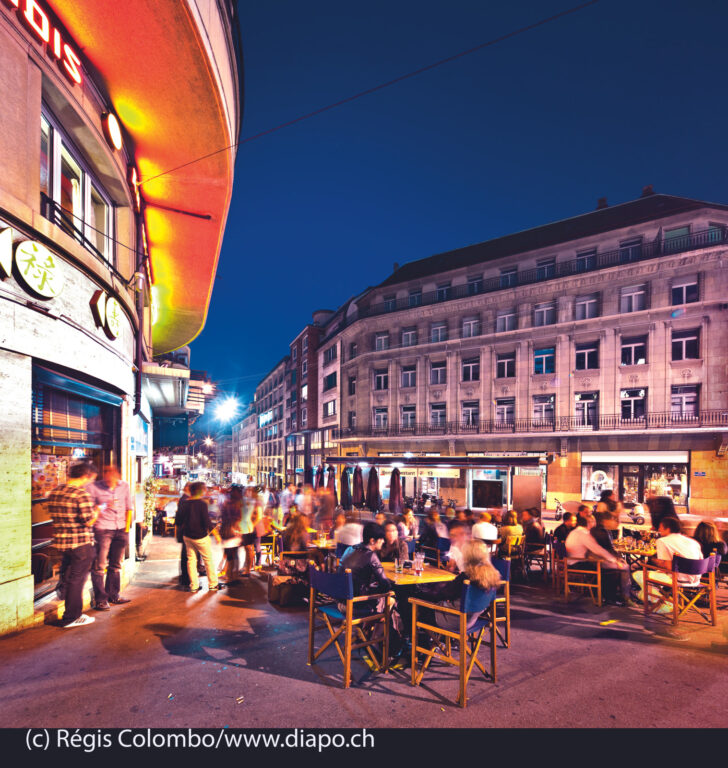 Soiree en terrasse a la Place Benjamin-Constant