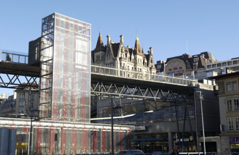 L'ascenceur du Flon et la passerelle du grand-Pont