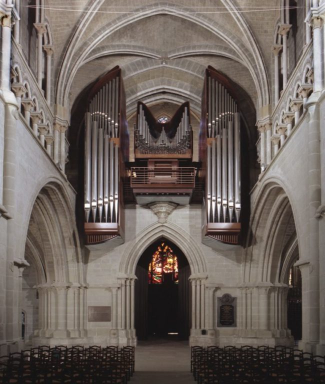 Orgue-Cathedrale-Lausanne-768x908