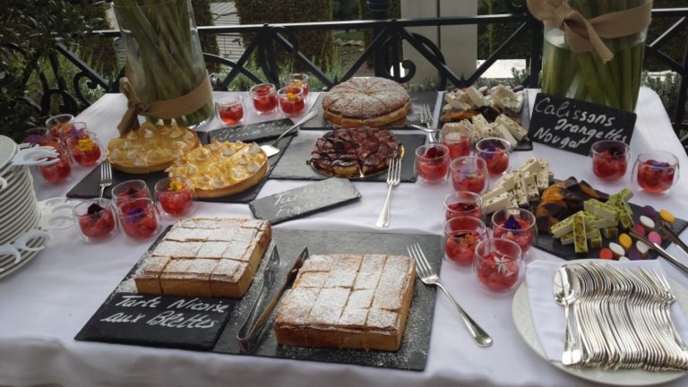 Où manger à Lausanne au petit-déjeuner, à midi et le soir ?