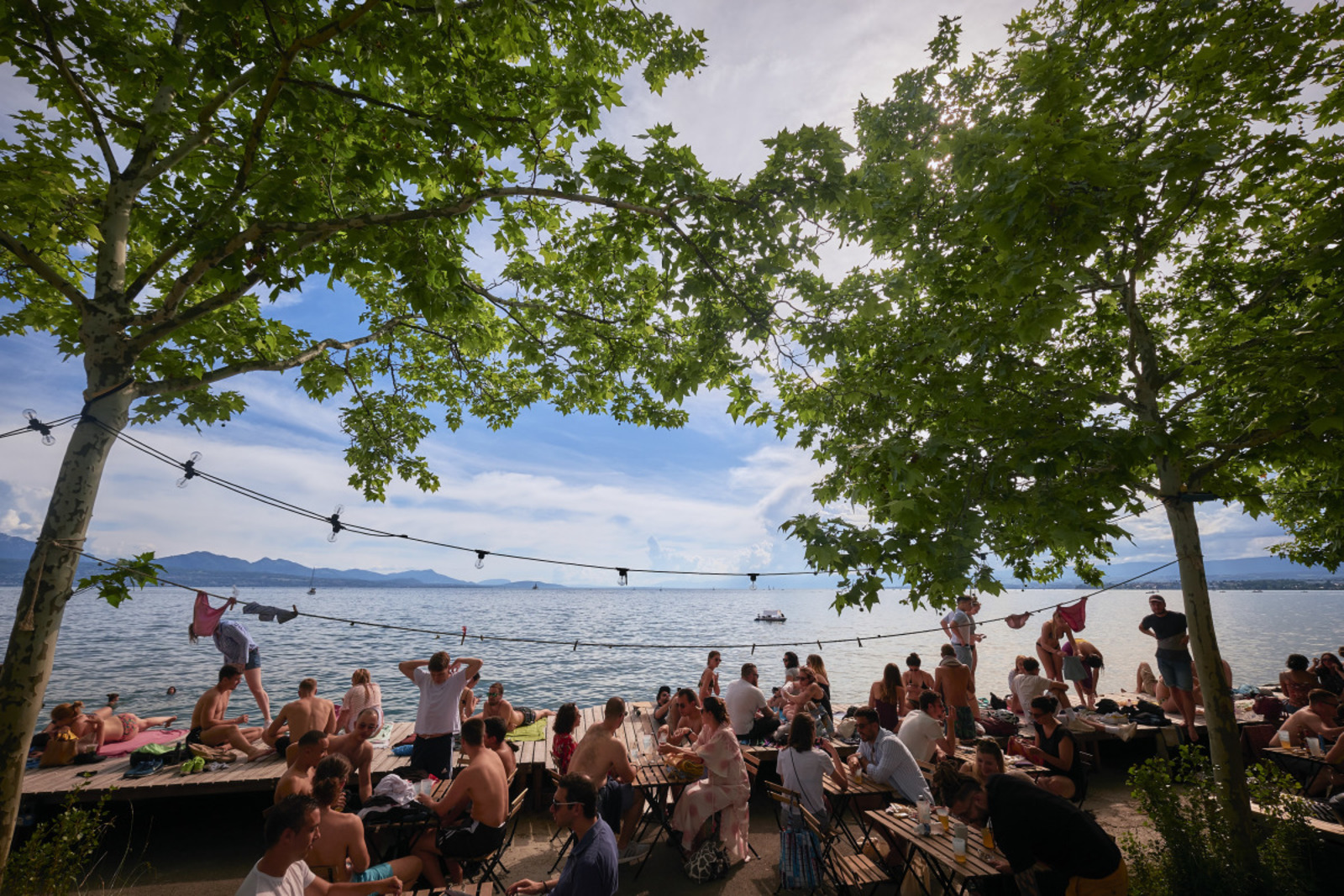 Le Minimum, buvette éphémère au bord du lac Léman