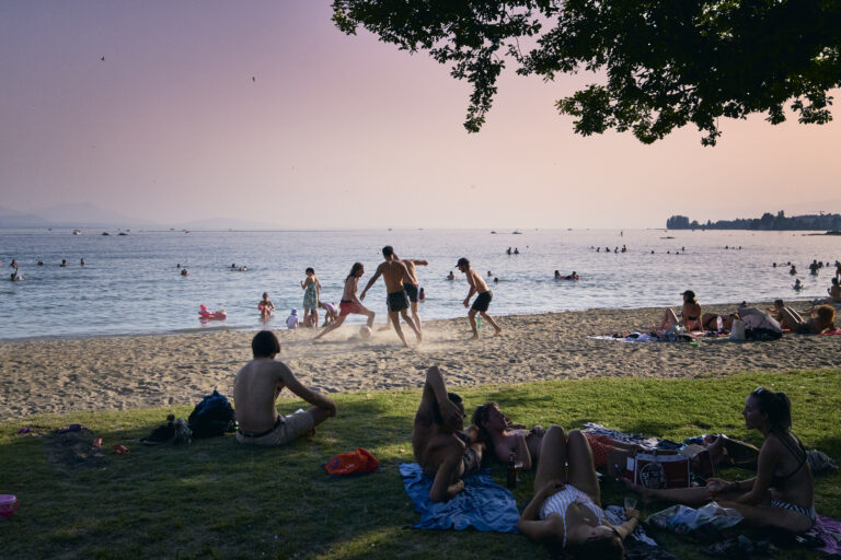 Detente au bord du lac Leman