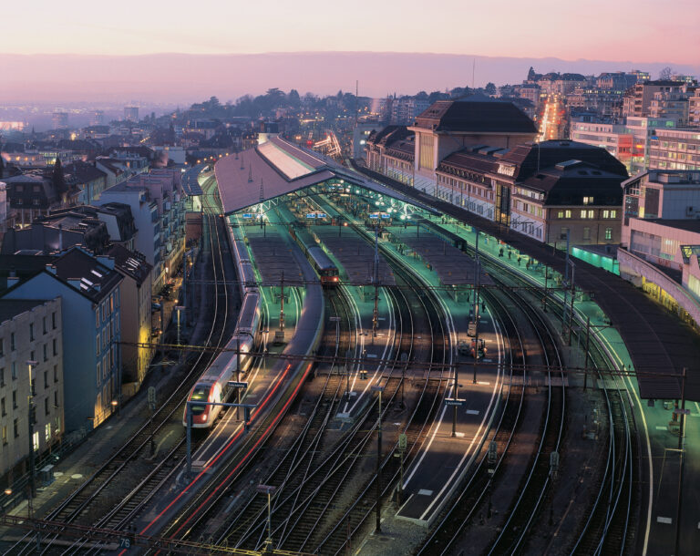 Creation Date: 08/02/2009
Reference: STC2715
Title: SWISS CITIES
Caption: Switzerland. get natural.
Evening light over the main railway station of Lausanne in Canton Vaud.

Schweiz. ganz natuerlich.
Abendstimmung ueber dem Bahnhofareal von Lausann im Kanton Waadt.

Suisse. tout naturellement.
Crepuscule sur la gare centrale de Lausanne, canton de Vaud.

Copyright by Switzerland Tourism By-line: swiss-image.ch/Christof Sonderegger *** Local Caption *** 65P
Lausanne, Bahnhof
Signature: Christof Sonderegger
Library: Tourismus_Schweiz
Credit: Switzerland Tourism